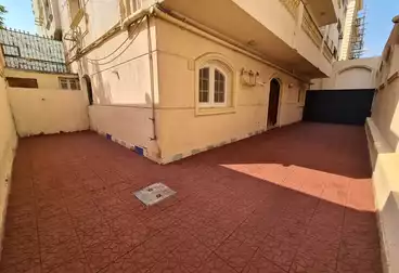 Apartment with Garden For rent in Hassan Ibn Thabet St.