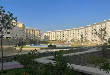 https://aqarmap.com.eg/ar/listing/4601618-for-sale-cairo-new-cairo-compounds-mountain-view-hyde-park