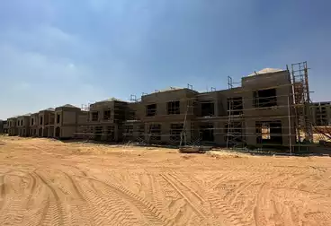 للبيع تاون هاوس  درة 220م تقسيط  فليدج ويست الشيخ زايد village west