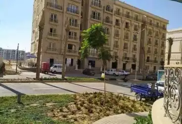 https://aqarmap.com.eg/ar/listing/4736864-for-sale-cairo-new-cairo-compounds-hyde-park-centre-ville-hyde-park