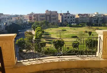 Villa in Narges neighborhood, 1400 m - Ultra Super Lux - Fifth Settlement.