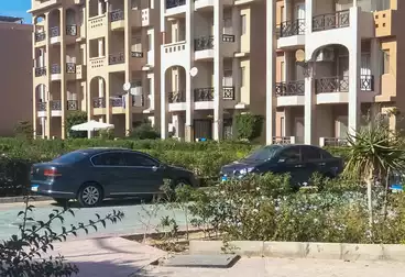 شاليه بحديقة للبيع - 2 غرف - بالدور 0