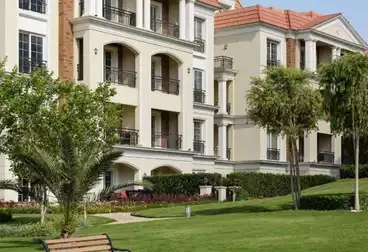 176 sqm Victorian-style apartment in Regents Square Compound