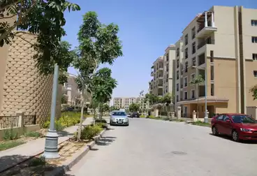 Apartment for sale in Saraisor Compound in Sur with Madinaty