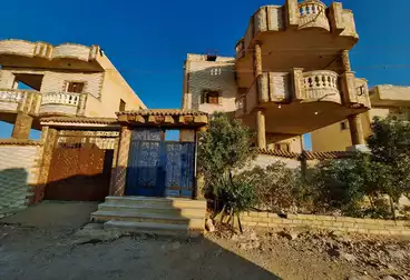 https://aqarmap.com.eg/ar/listing/4969664-for-sale-marsa-matruh-marsa-matrouh-city-alam-el-roum-st