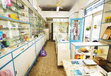 Pharmacy for sale - Moharram Bek (in front of the new metro station) - area of ​​35 full meters 