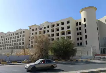  شقة غرفة وصالة 73 م Street view ب Atlantis Resort الهضبة بالقرب من الممشي السياحي بالغردقة بالتقسيط