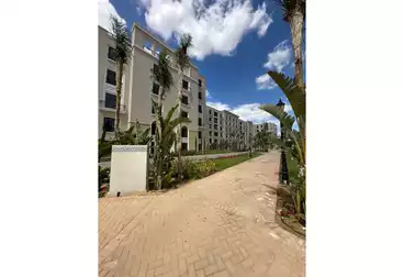 https://aqarmap.com.eg/ar/listing/5040859-for-sale-cairo-el-sheikh-zayed-city-compounds-kmbwnd-fyldj-wyst-dr-llttwyr