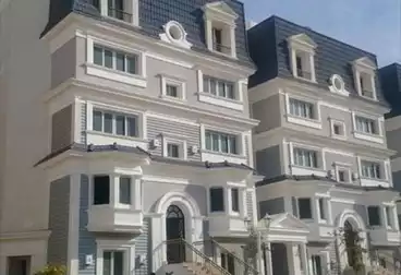 https://aqarmap.com.eg/ar/listing/5045560-for-sale-cairo-new-cairo-compounds-mountain-view-hyde-park