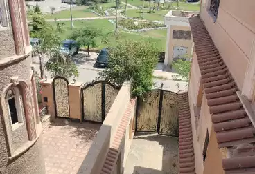 https://aqarmap.com.eg/en/listing/5050643-for-sale-cairo-el-sheikh-zayed-city-compounds-el-yasmeen-compound