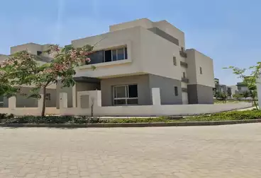 Separate Villa For sale in Cluster 8 - Hyde Park Compound	