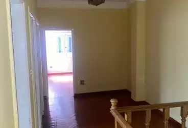 Duplex For sale in Iraq St