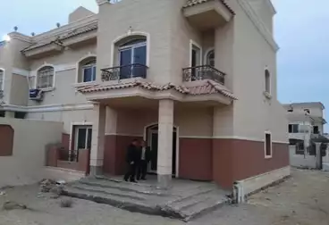 Town House For sale in Other Neighborhoods In 6th Of October