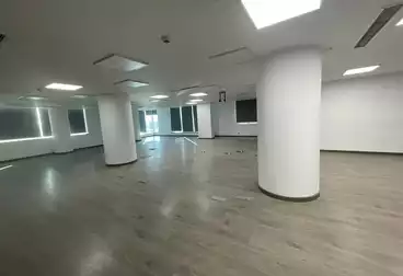 Administrative For rent - 8 rooms - floor 4