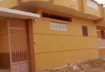 House / Home For sale - 4 rooms