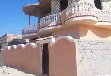 House / Home For sale - 4 rooms