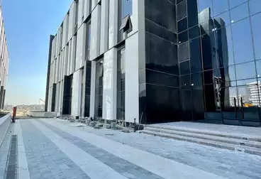 مكاتب للإيجار - 4 غرف - بالدور 1