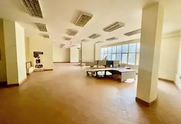 مكاتب للإيجار - 3 غرف - بالدور 2