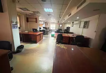 Administrative For rent - 8 rooms - floor 2