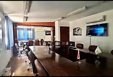 Administrative For rent - 6 rooms - floor 5
