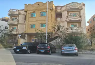شقق للبيع - 4 غرف - بالدور 1