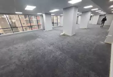 Administrative For rent - 6 rooms - floor 4