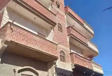 House / Home For sale - 4 rooms