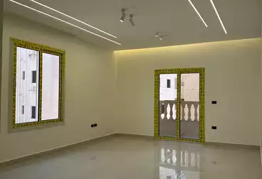 شقق للبيع - 3 غرف - بالدور 1
