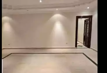 إداري للإيجار - 3 غرف - بالدور 0
