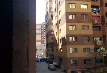 شقق للبيع - 3 غرف - بالدور 1