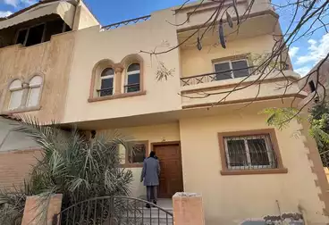 Villas For sale - 4 rooms