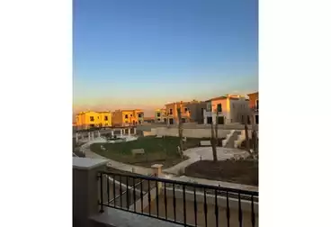 توين هاوس للبيع - 4 غرف
