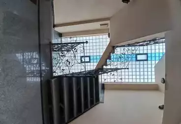 Apartments For sale - 3 rooms - floor 1