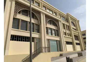 مكاتب للإيجار - 3 غرف - بالدور 3