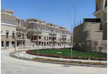 شقة بحديقة للبيع - 2 غرف - بالدور 0