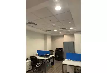 Administrative For rent - 6 rooms - floor 4