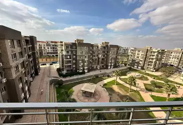 عقارات للبيع - 3 غرف - بالدور 5