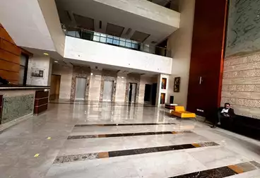 مكاتب للإيجار - 3 غرف - بالدور 3