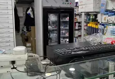 صيدليات للبيع