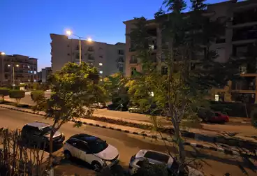 شقق للبيع - 3 غرف - بالدور 1