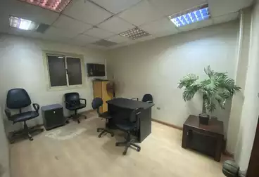 إداري للإيجار - 5 غرف - بالدور 3