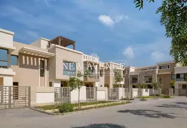 تاون هاوس للبيع - 4 غرف
