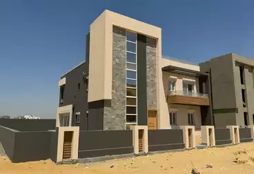 فيلا منفصلة للبيع - 5 غرف