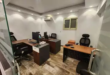 Administrative For rent - 5 rooms - floor 4