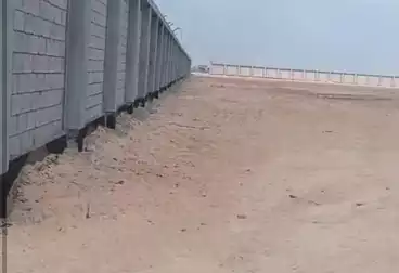أرض صناعية للبيع