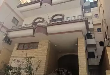 House / Home For sale - 4 rooms