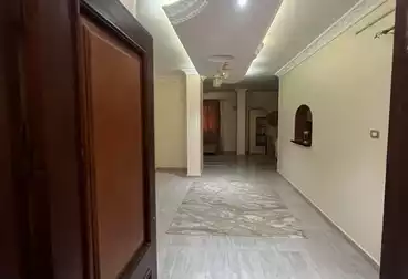 House / Home For sale - 9 rooms