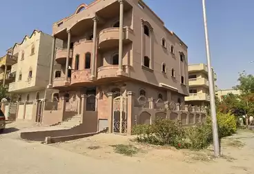 منزل / بيت للبيع - 10 غرف