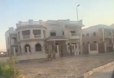 Villas For sale - 9 rooms
