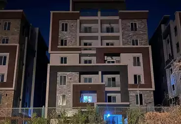 Apartment with Garden For sale - 4 rooms - floor 0